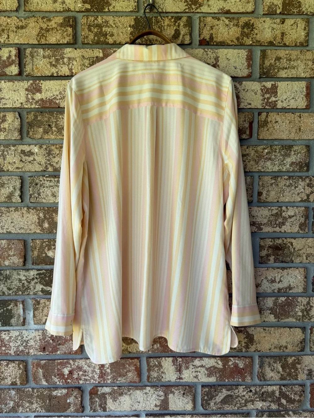 J. Jill Long Sleeve Button Up Top Women’s Size Large 100% Silk Beautiful!
